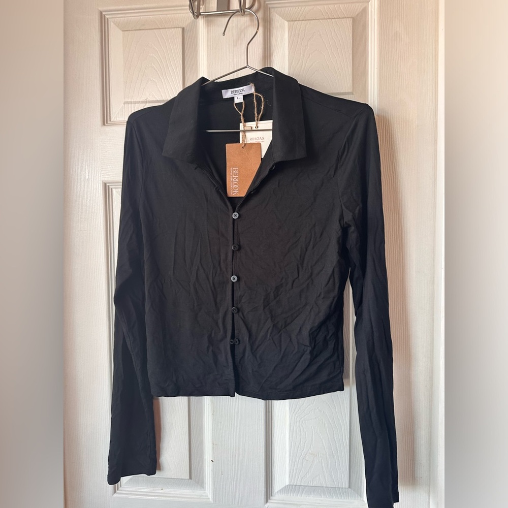 NWT Black stretch button up
